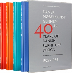 Dansk Møbelkunst gennem 40 år / 40 Years of Danish Furniture Design